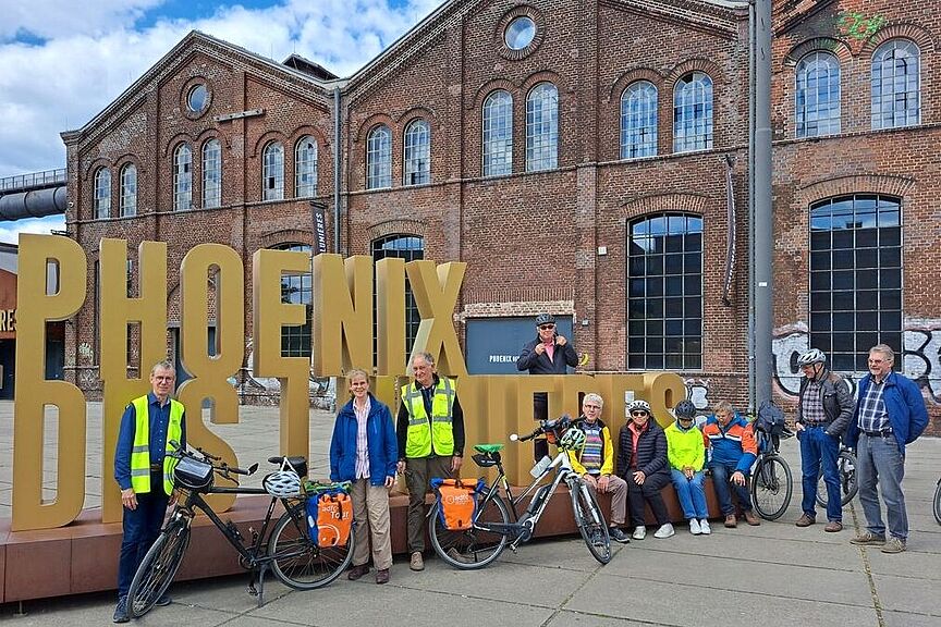 Gruppenbild Phoenix des Lumiéres Im "Phoenix des Lumières" nutzte die Gruppe die Gelegenheit zum Besuch der Ausstellung "Wunderwelt Ozean"