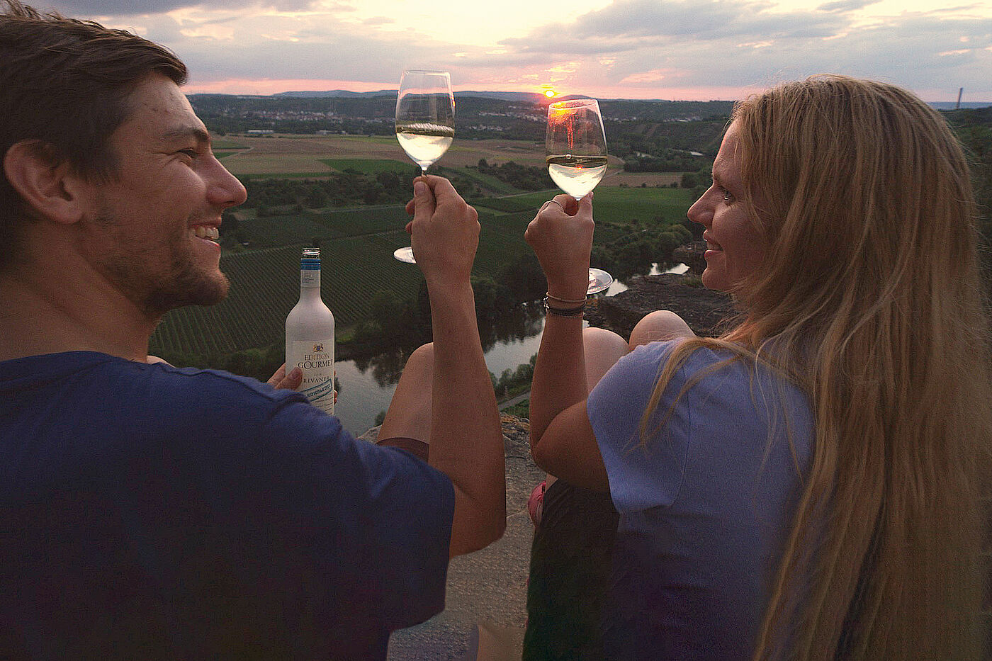 Württemberger Weinradweg Württemberger Weinradweg Wein Hessigheimer Felsengärten im Sonnenuntergang