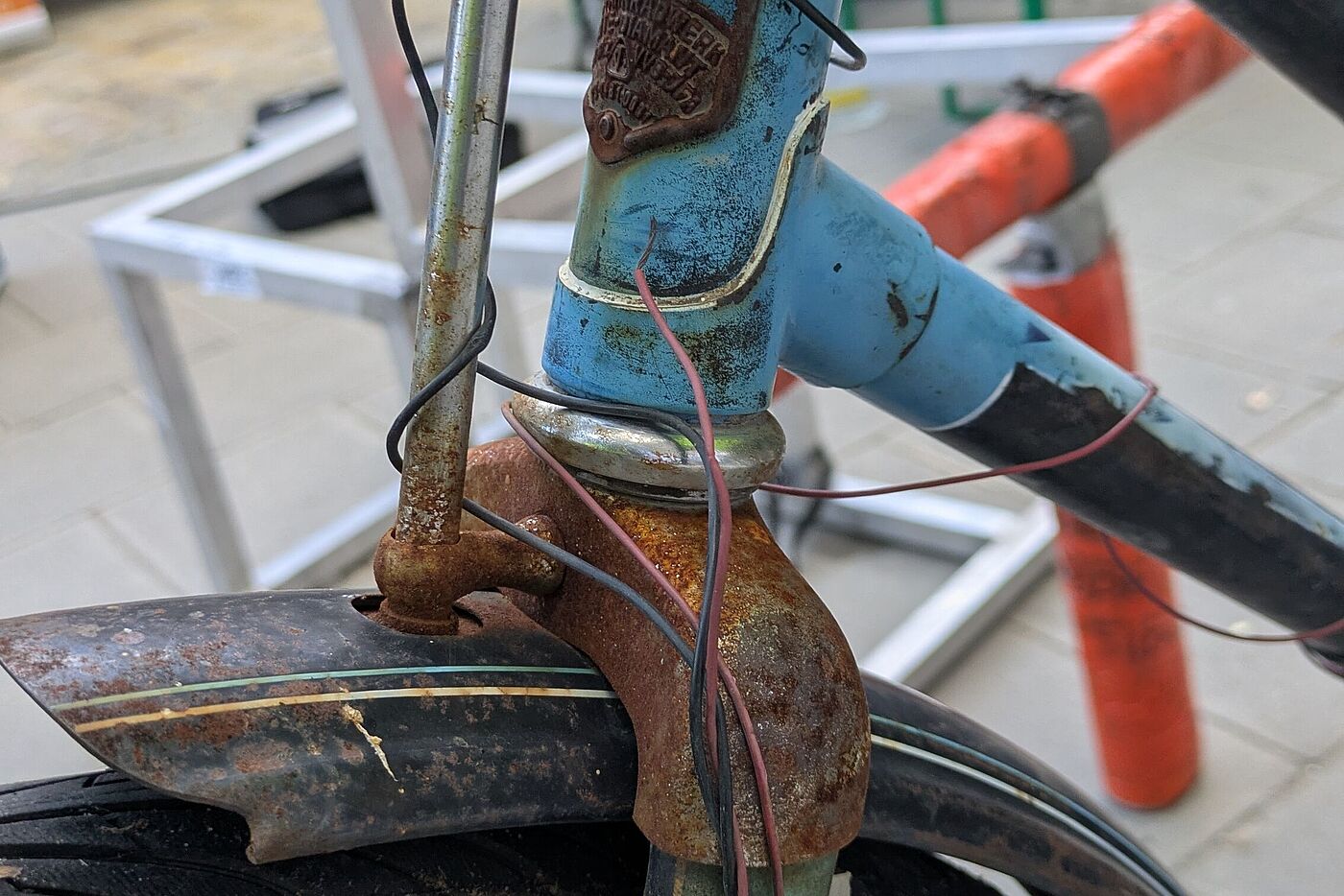 Diamant-Fahrrad mit Stempelbremse