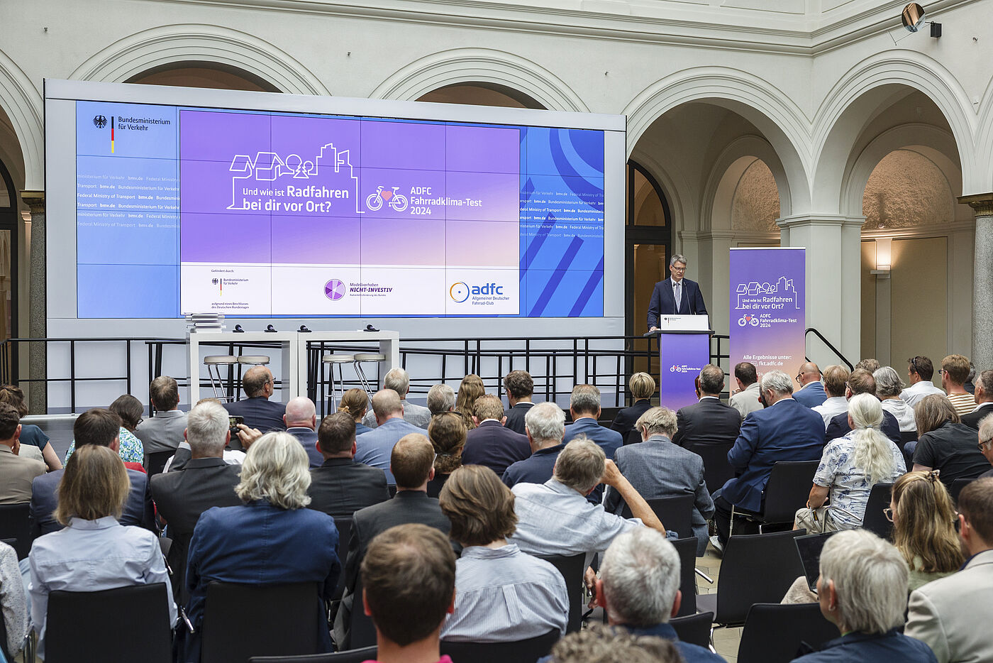 Im Bundesministerium für Verkehr (Erich-Klausener-Saal)