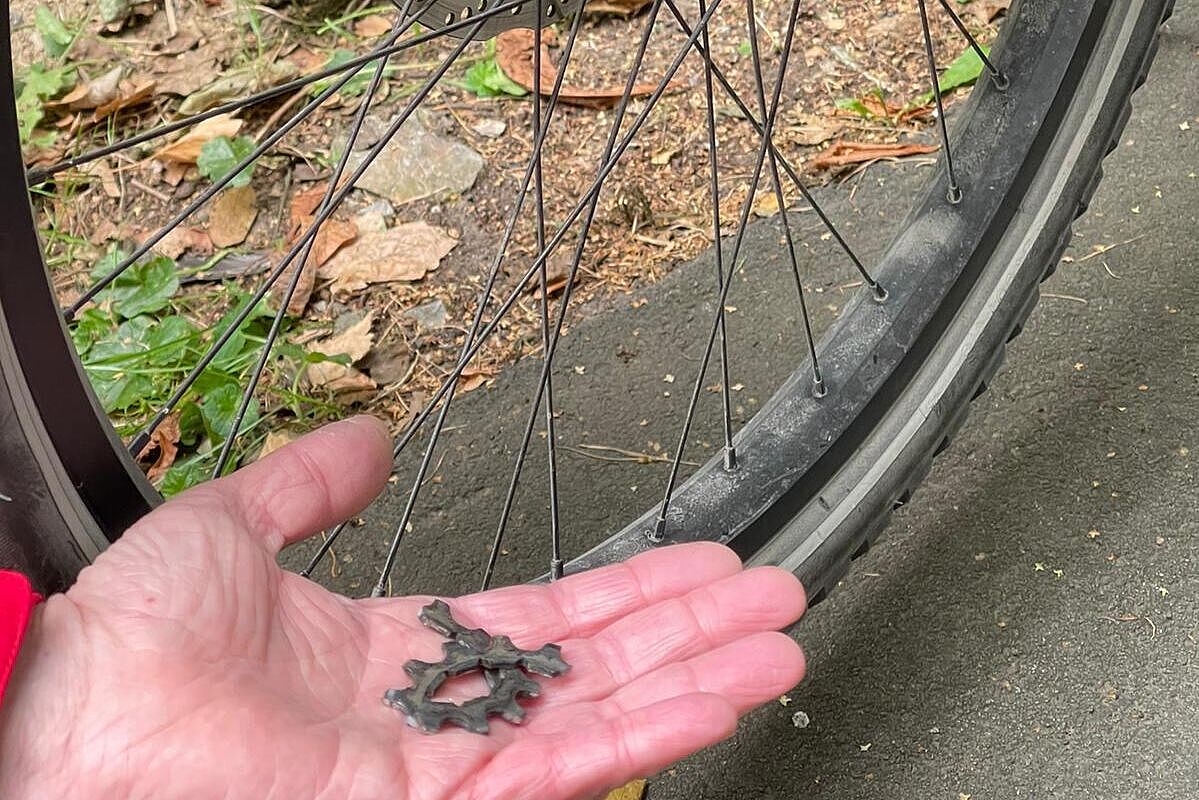 Das Ritzel lag auf dem Radweg.