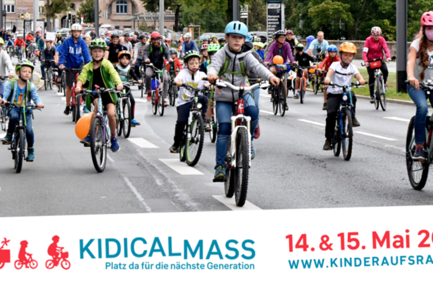 Kidical Mass Kidical Mass Foto mit Banner (Ankündigung)