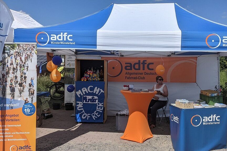 Unser Stand wurde von vielen Besuchern als sehr schön bewundert Unser Stand wurde von vielen Besuchern als sehr schön bewundert