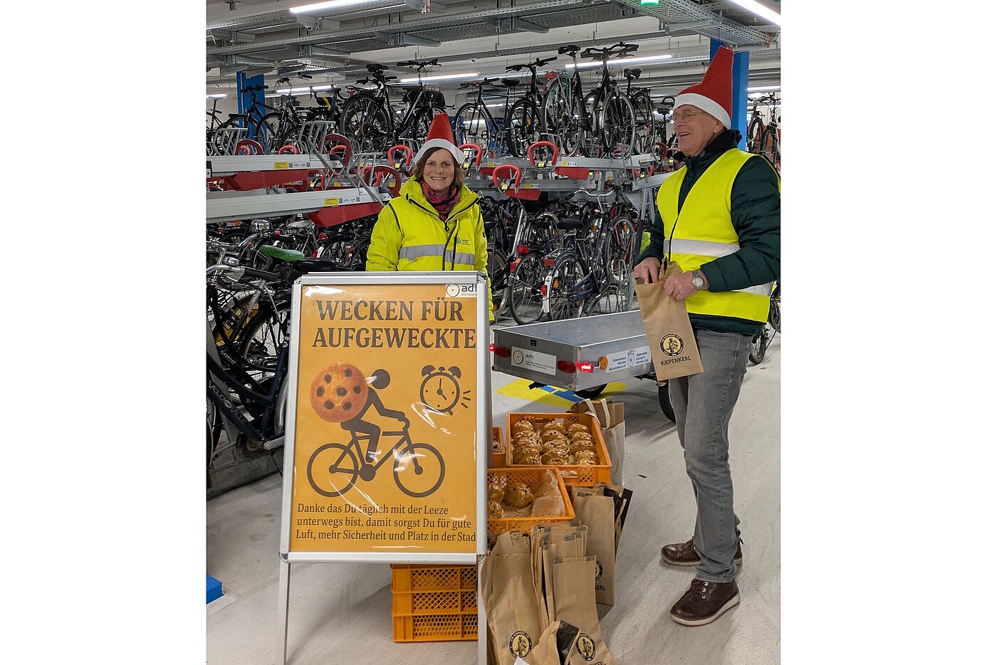 ADFC Nikoläuse in der Radstation Hansator