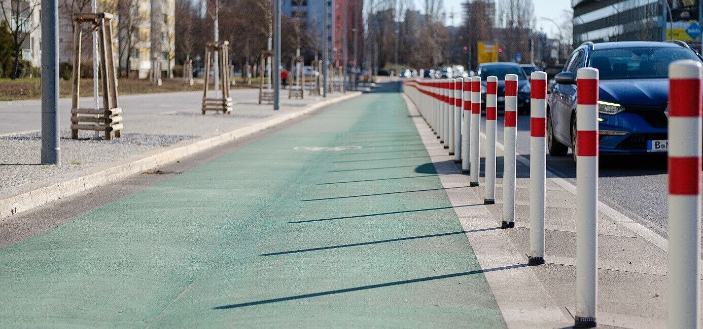 Protected Bikelane in Berlin Protected Bikelane in Berlin
